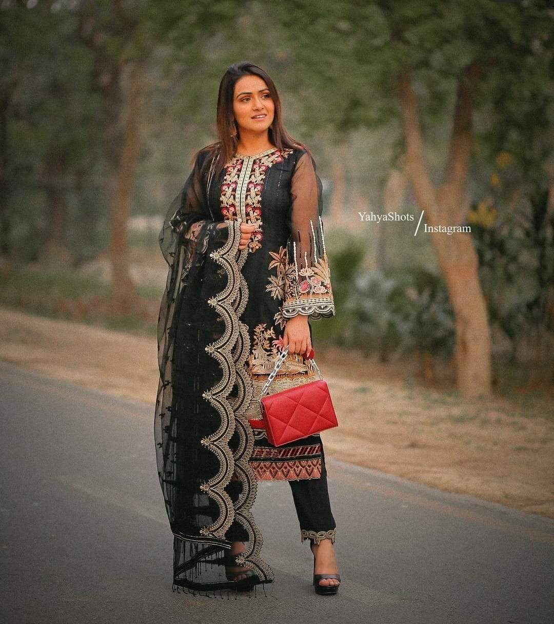 img_spotted_in_serene_awwal_boutique