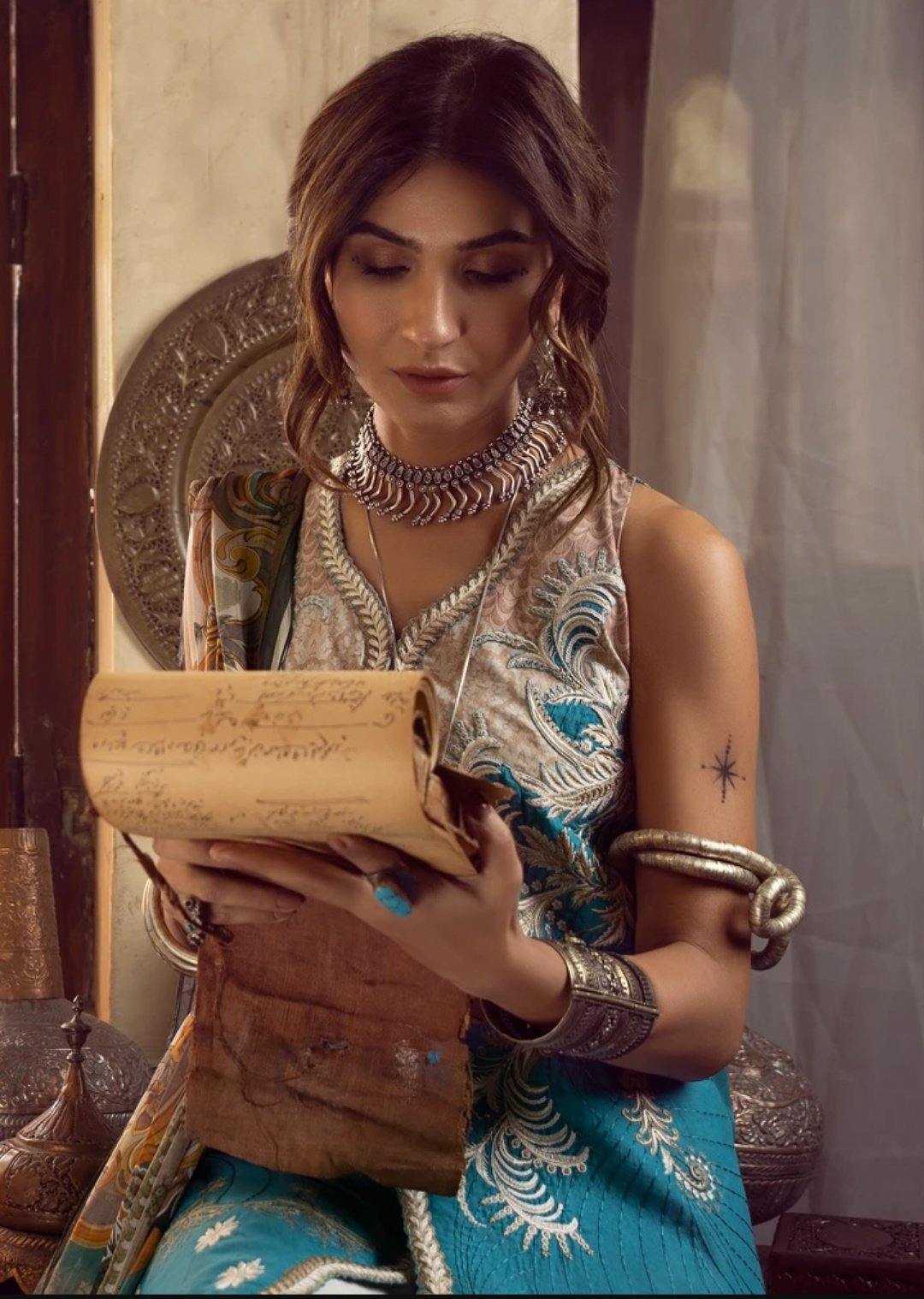 img_shiza_hassan_lawn_collection_awwal_boutique