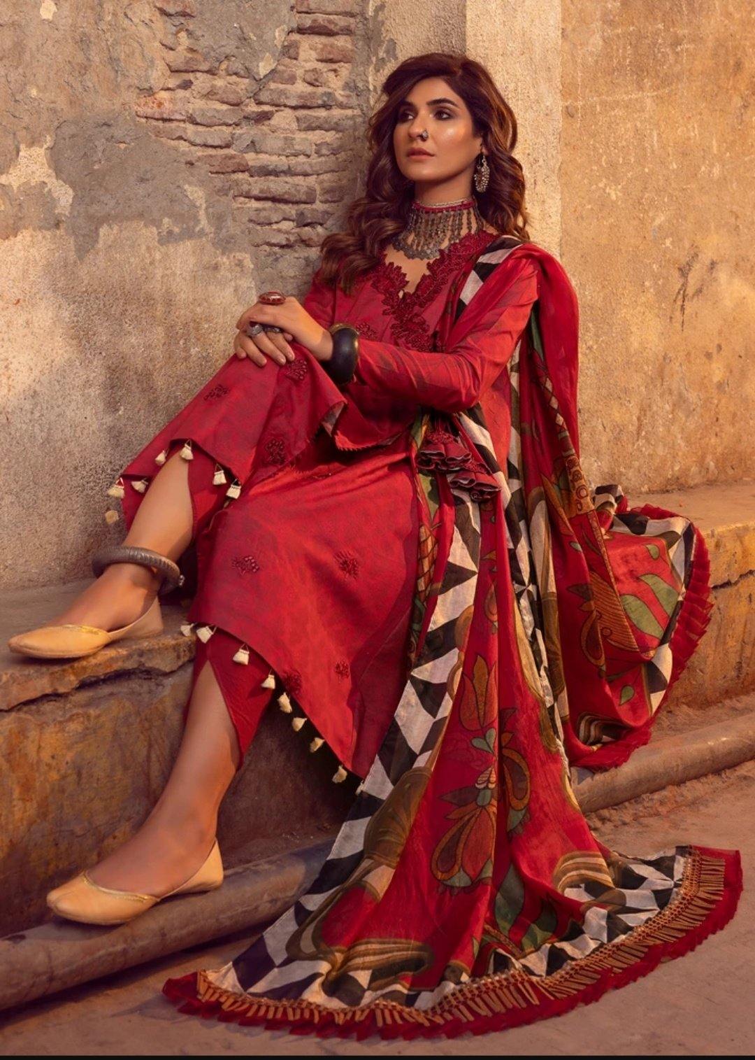img_shiza_hassan_lawn_collection_awwal_boutique