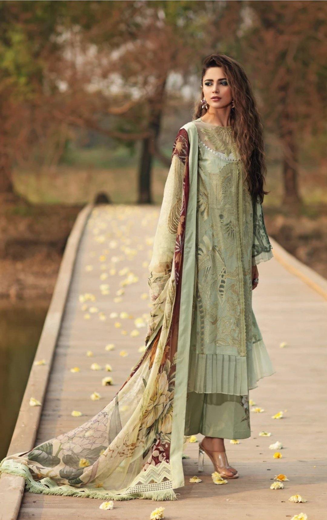 img_shiza_hassan_lawn_collection_awwal_boutique