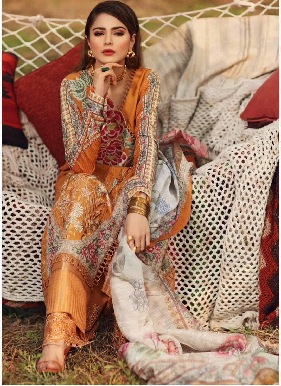 img_shiza_hassan_lawn_collection_awwal_boutique