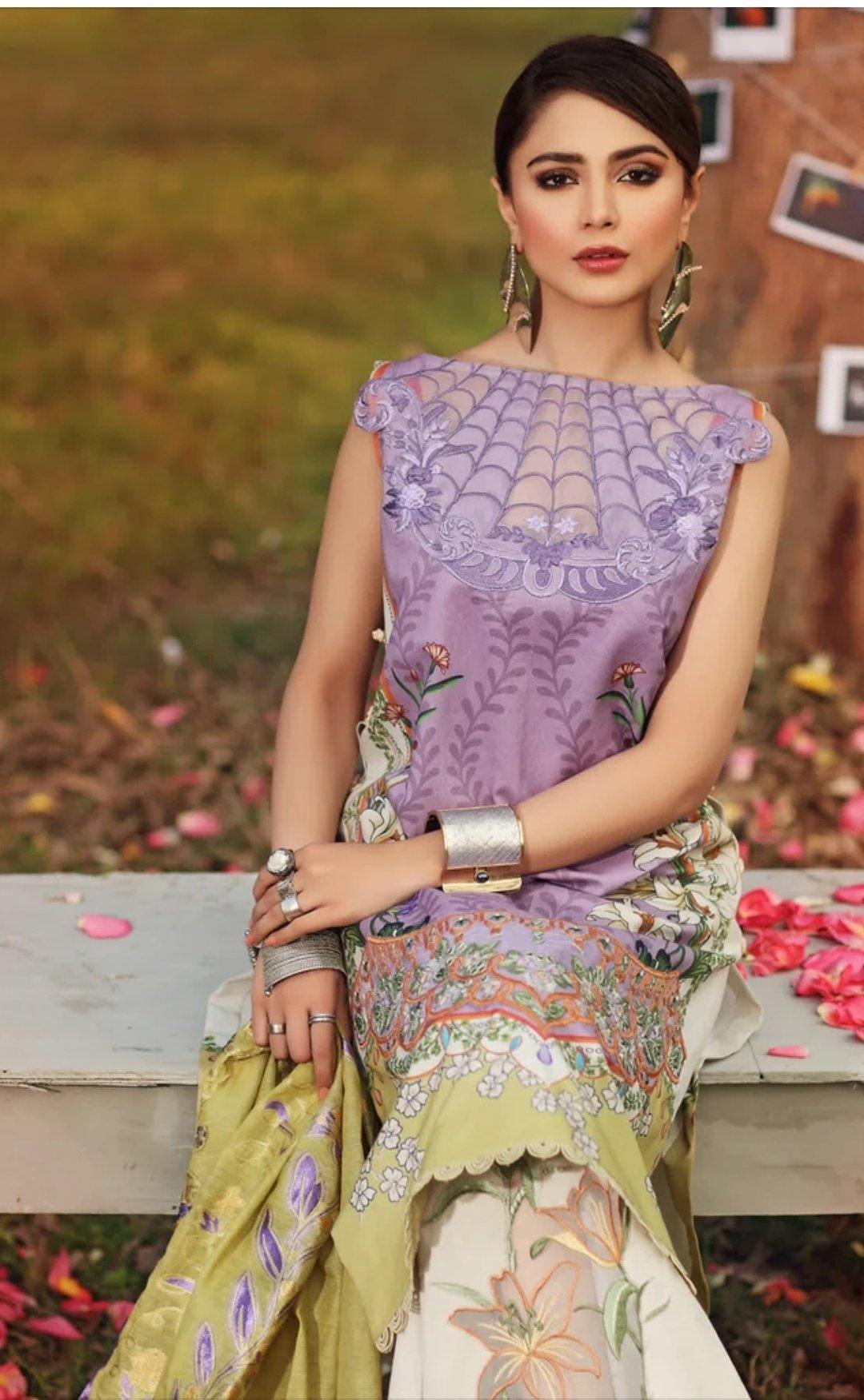 img_shiza_hassan_lawn_collection_awwal_boutique