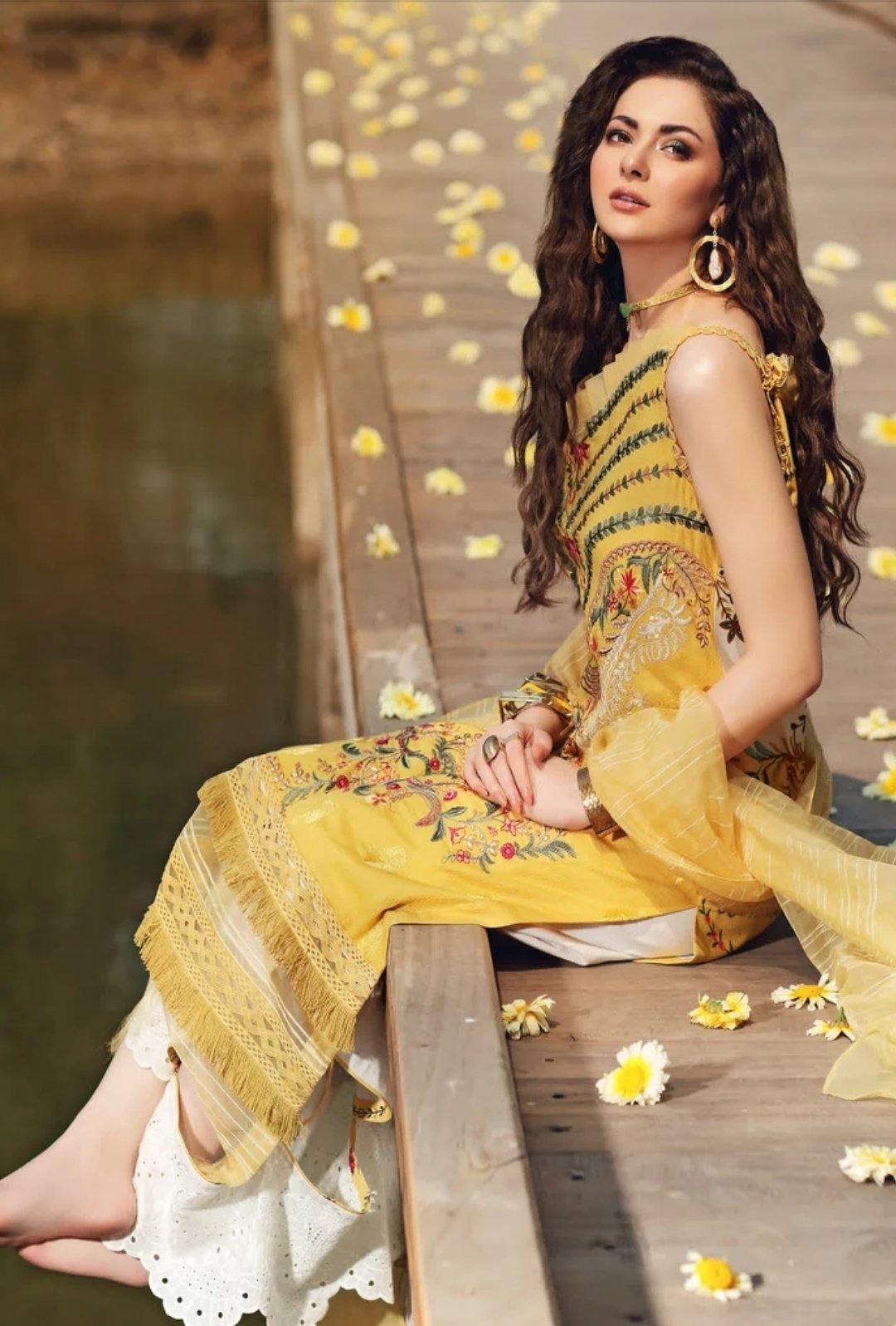 img_shiza_hassan_lawn_collection_awwal_boutique