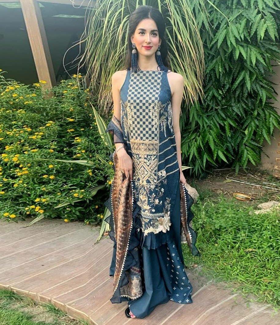 img_spotted_shiza_hassan_lawn_awwal_boutique