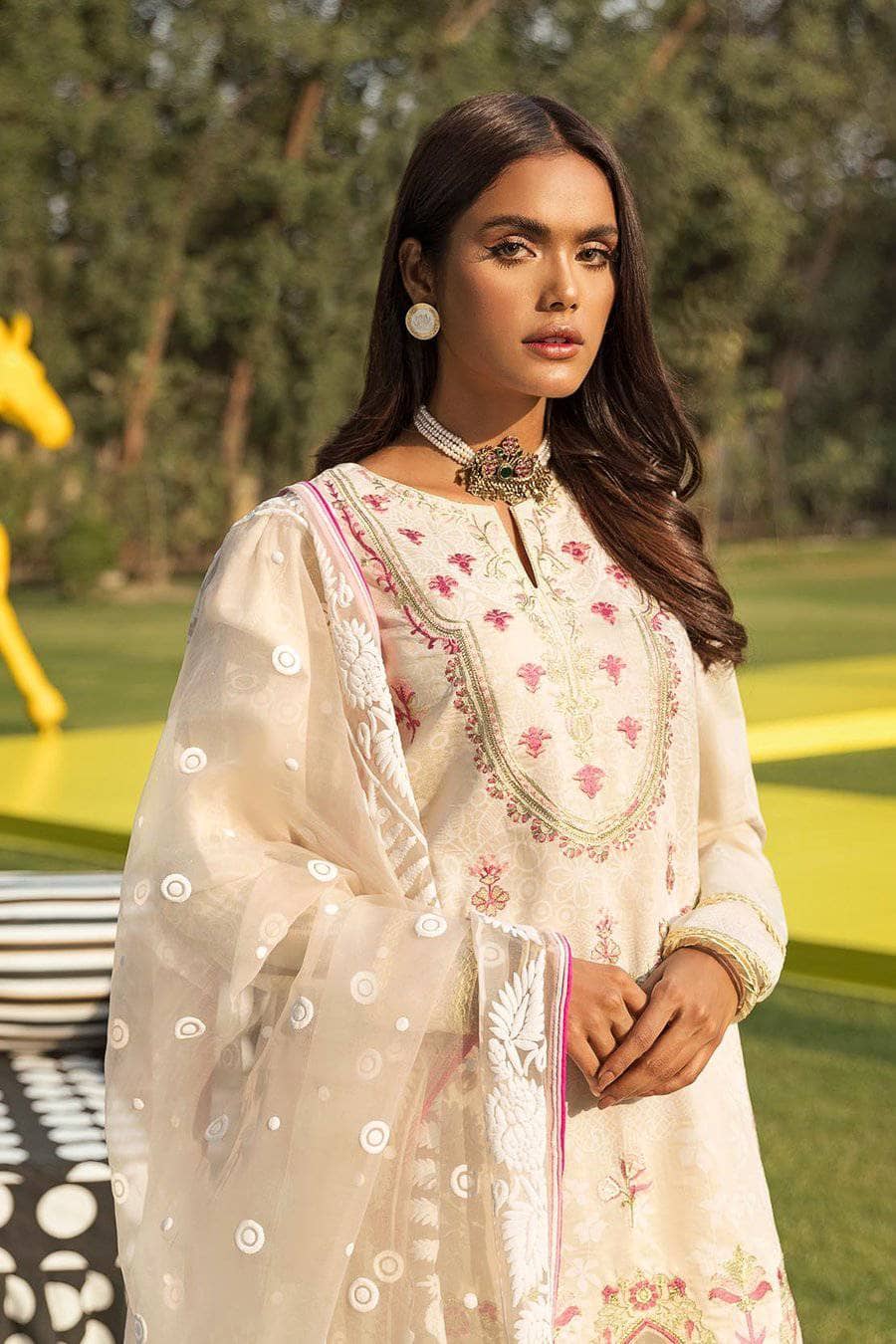 img_so_kamal_luxury_lawn_2021_awwal_boutique