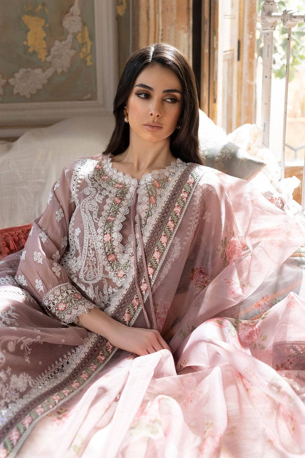 img_sobia_nazir_lawn_23_awwal_boutique