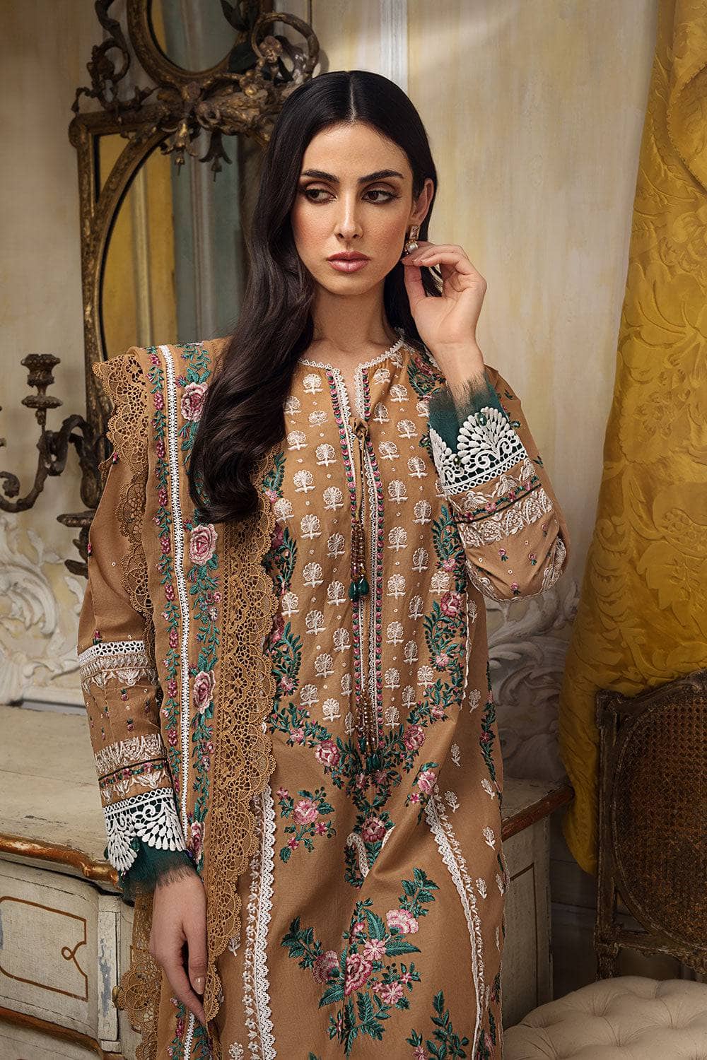 img_sobia_nazir_lawn_23_awwal_boutique