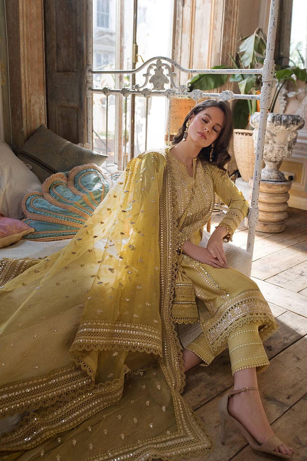 img_sobia_nazir_lawn_23_awwal_boutique