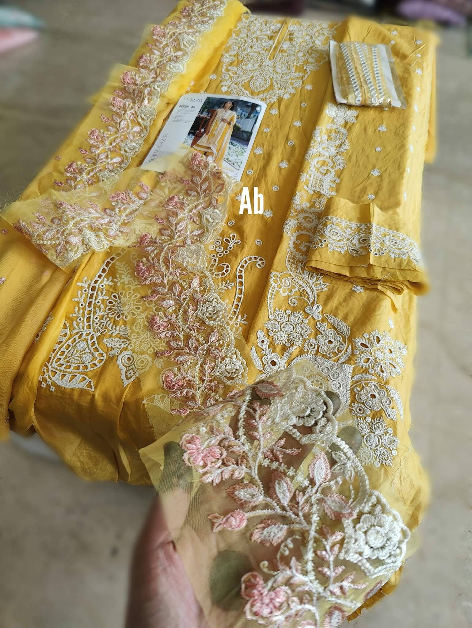 img_sobia_nazir_lawn_22_awwal_boutique