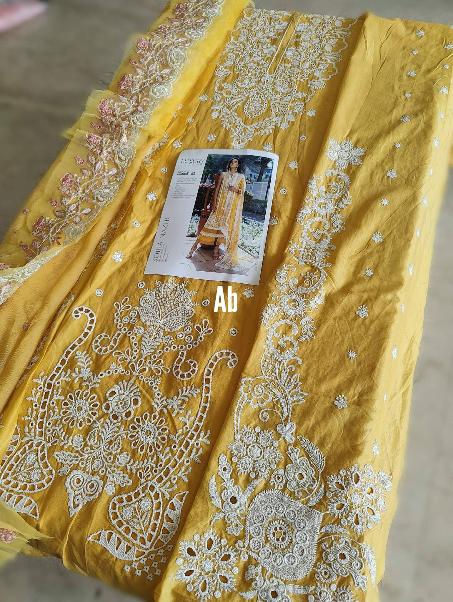 img_sobia_nazir_lawn_22_awwal_boutique