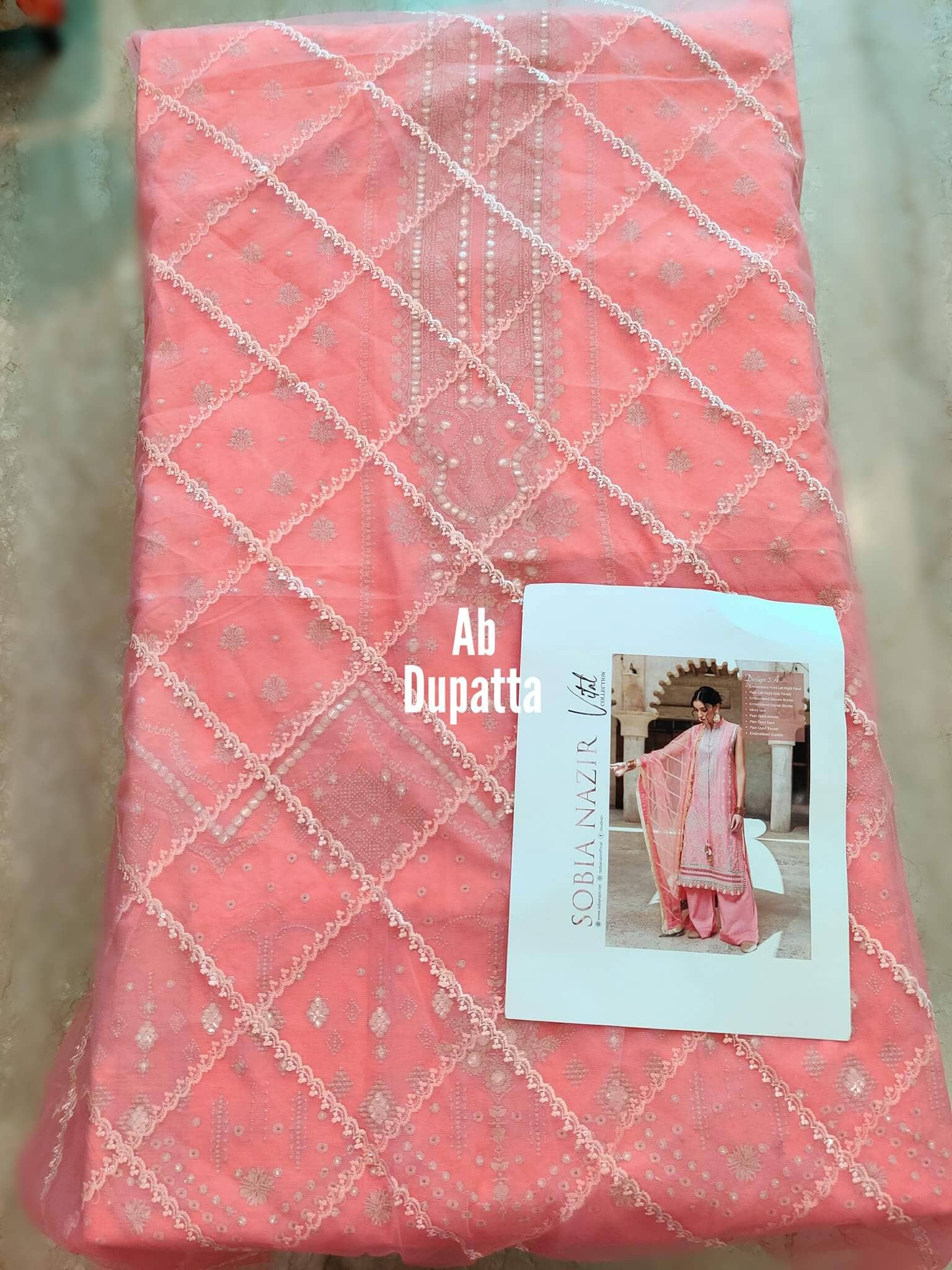 img_open_pic_sobia_nazir_vital_lawn_awwal_boutique