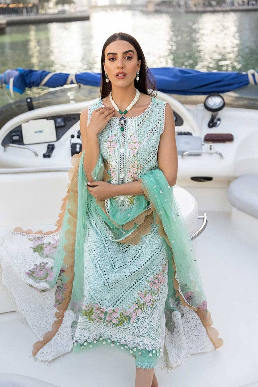 img_sobia_nazir_lawn_22_awwal_boutique