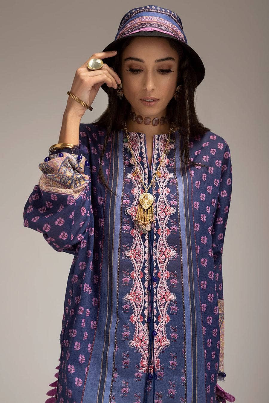 img_sobia_nazir_lawn_prints_22_awwal_boutique
