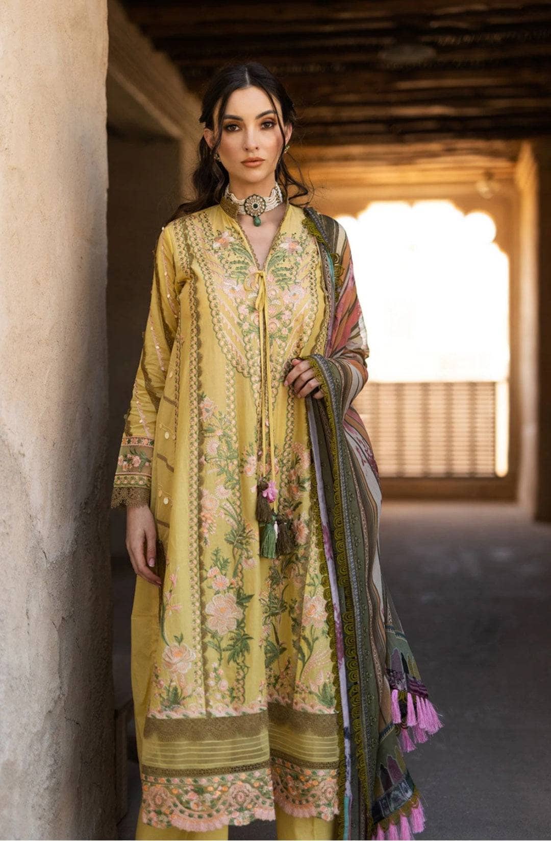 img_sobia_nazir_vital_lawn_22_awwal_boutique