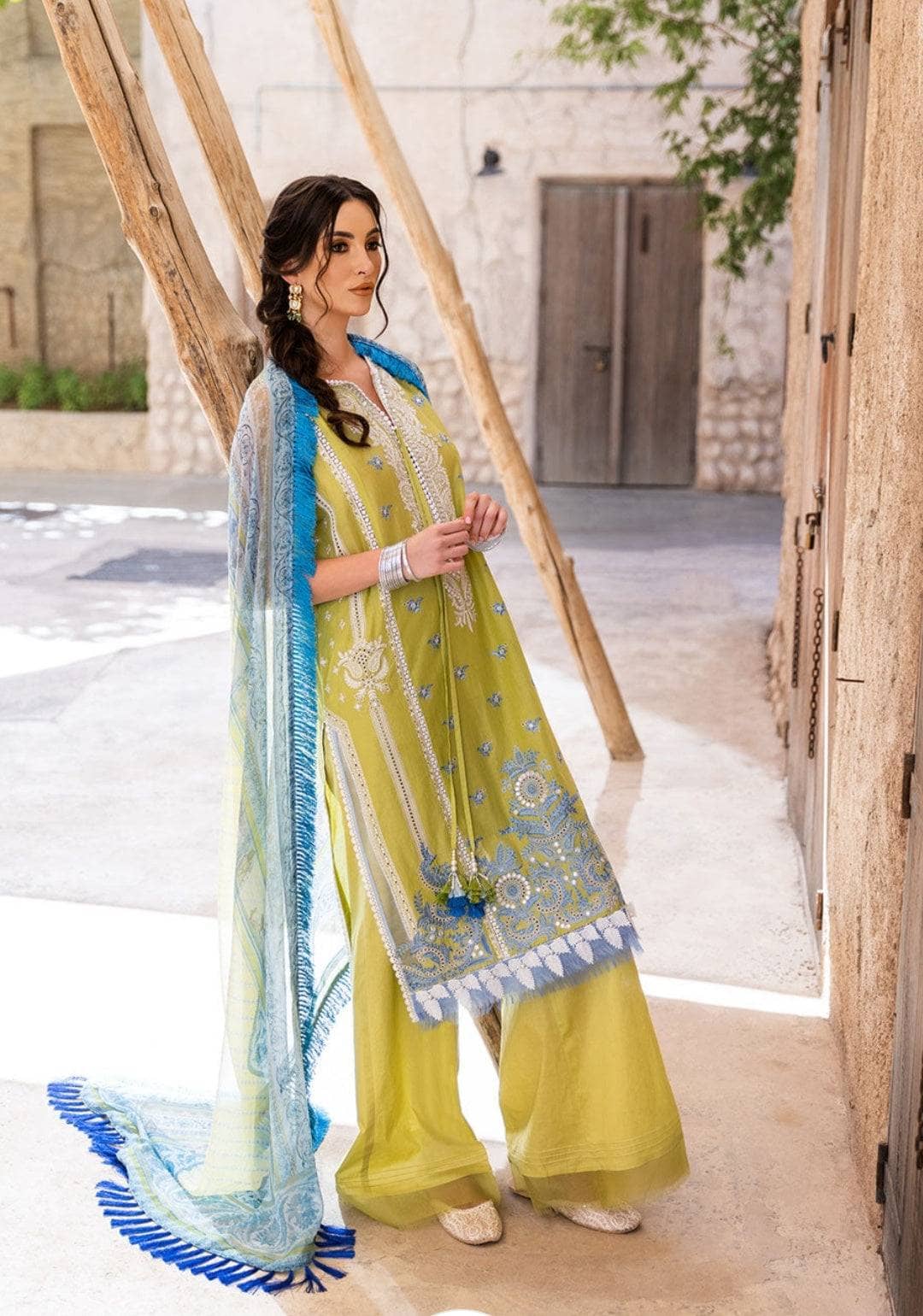img_sobia_nazir_vital_lawn_22_awwal_boutique
