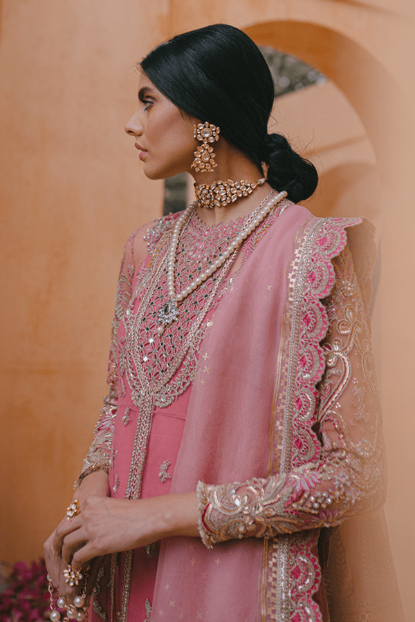 img_suffuse_by_sana_yasir_freeshia_wedding_edition_awwal_boutique