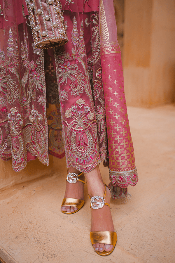img_suffuse_by_sana_yasir_freeshia_wedding_edition_awwal_boutique