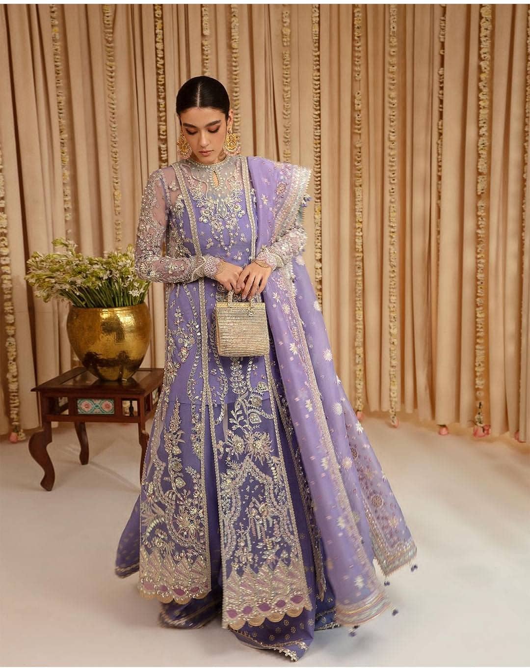 img_suffuse_by_sana_yasir_freesia_2022_wedding_edition_awwal_boutique