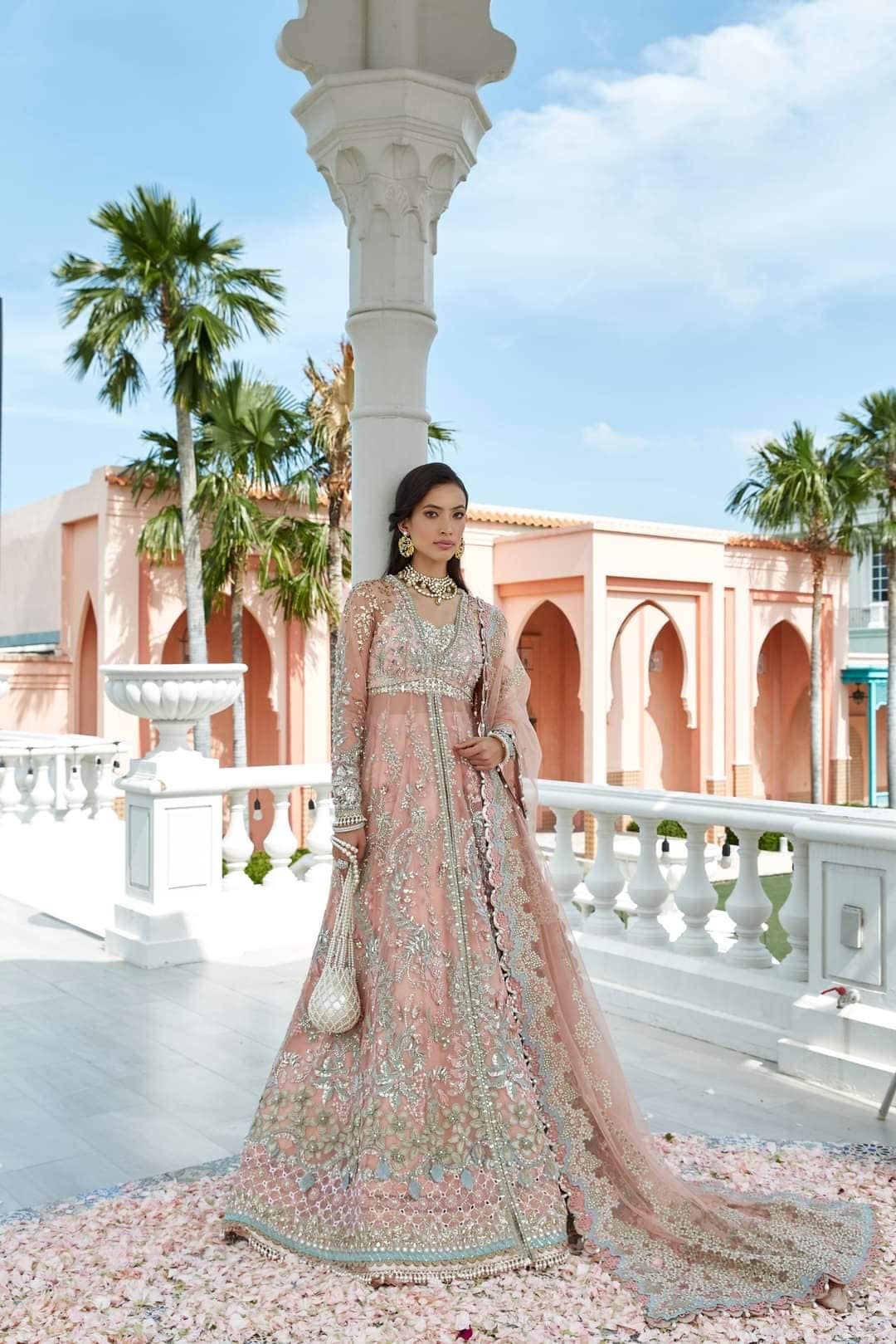 img_suffuse_by_sana_yasir_freesia_2022_wedding_edition_awwal_boutique
