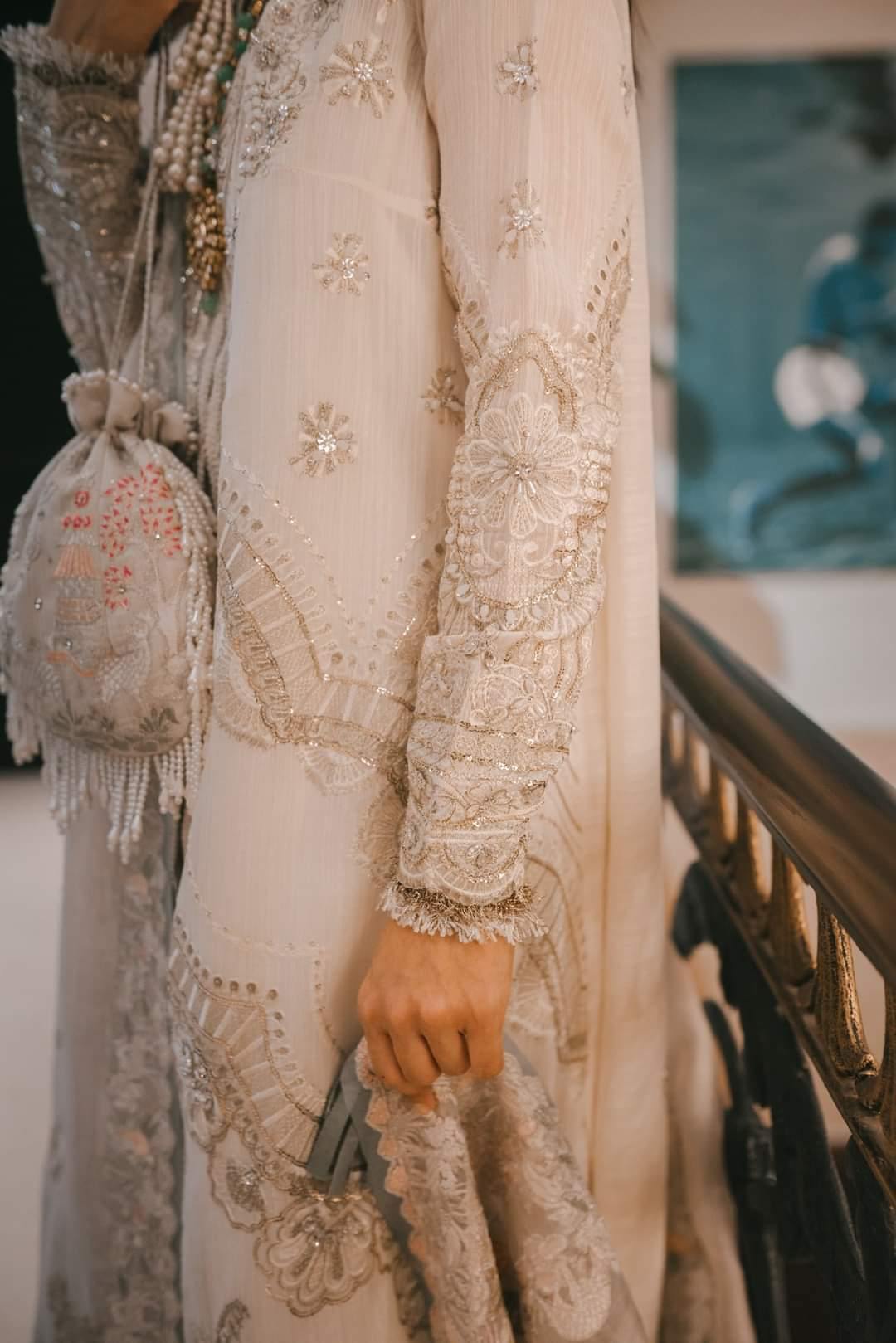 img_suffuse_freesia_luxury_wedding_edition_awwal_boutique