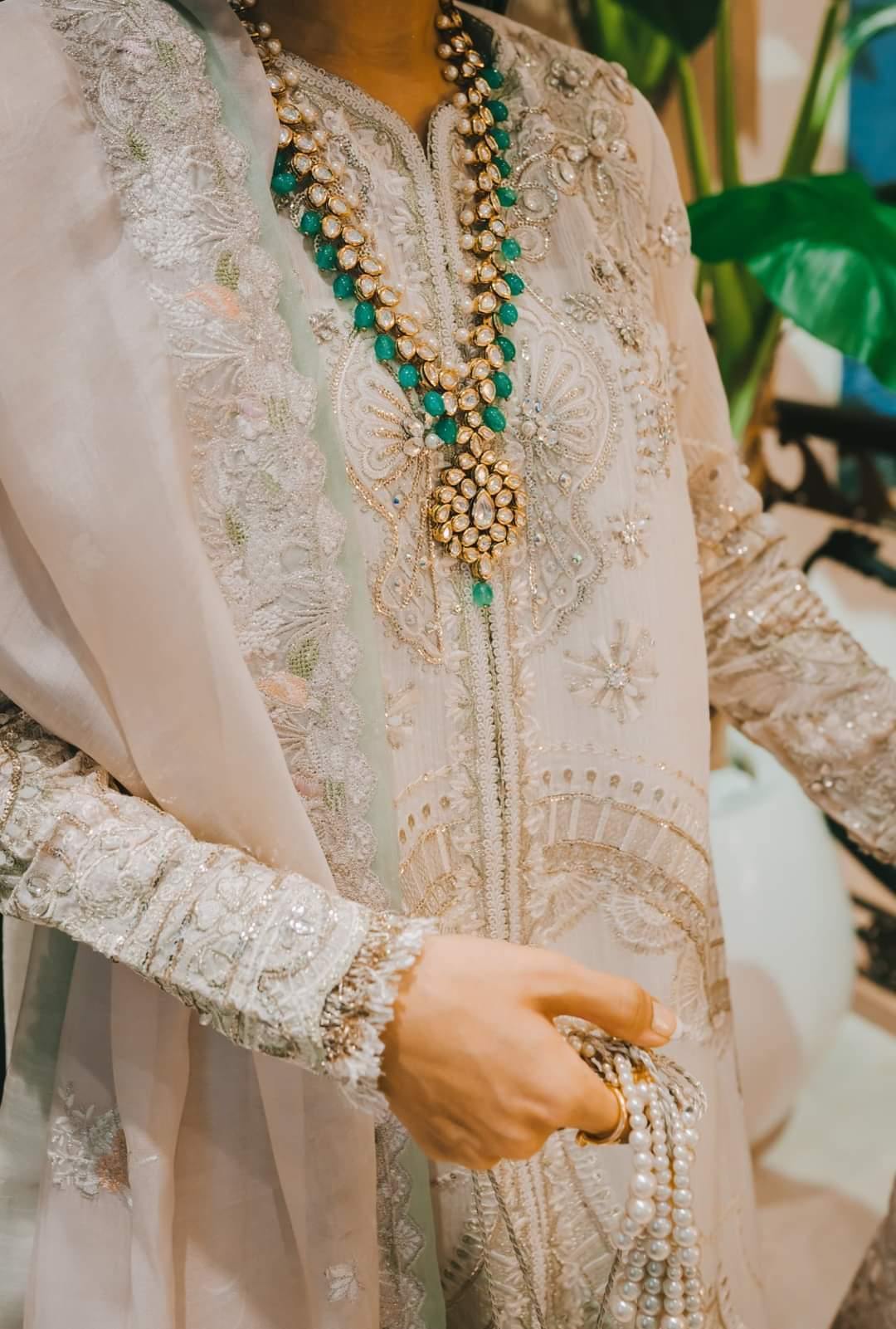 img_suffuse_freesia_luxury_wedding_edition_awwal_boutique