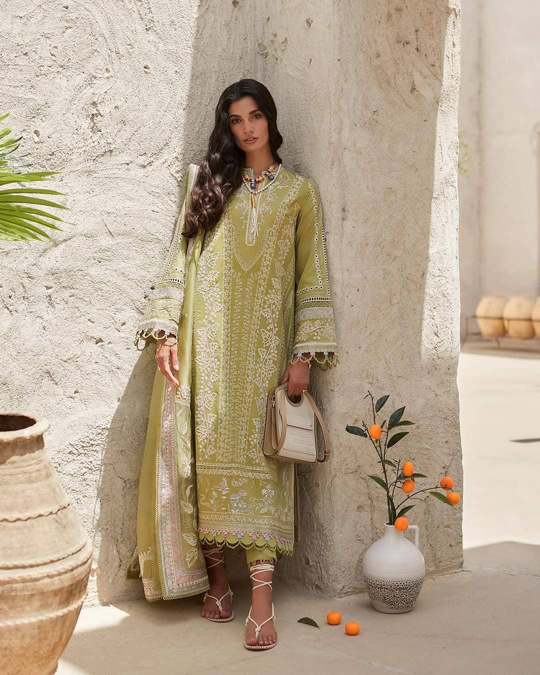 img_suffuse_lawn_collection_22_awwal_boutique