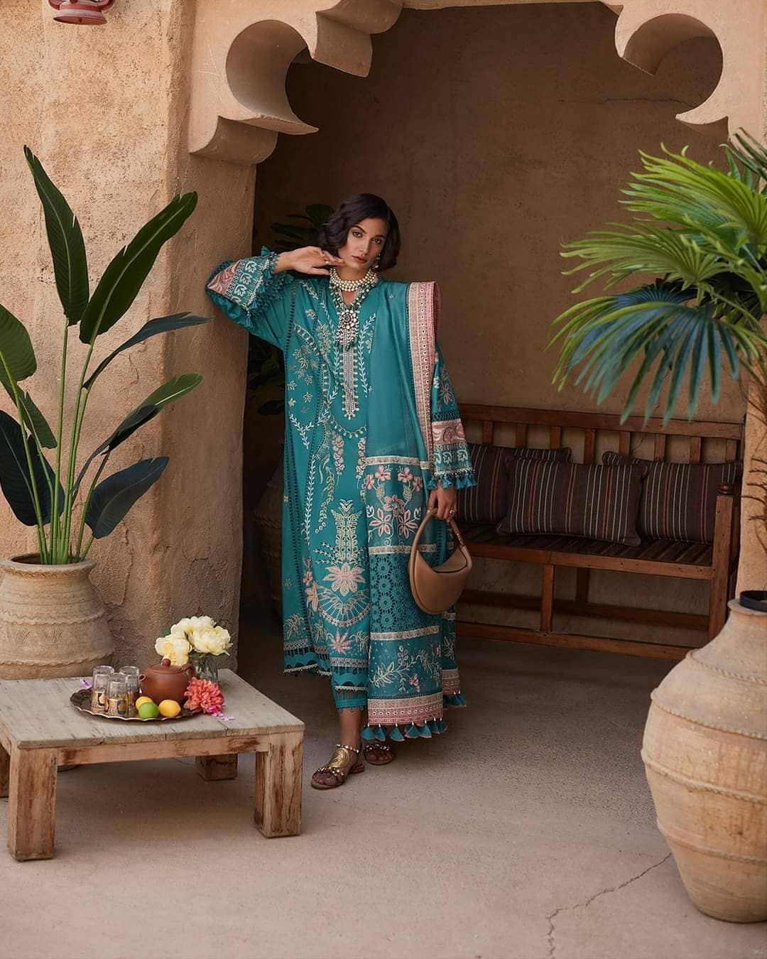 img_suffuse_lawn_collection_22_awwal_boutique