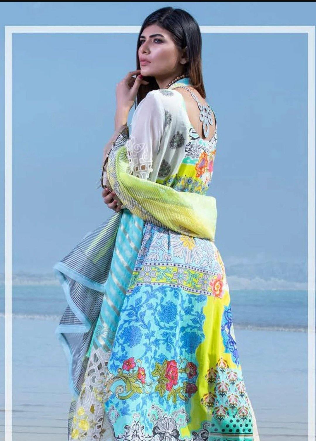 img_tajnoor_by_mahamir_lawn_awwal_boutique