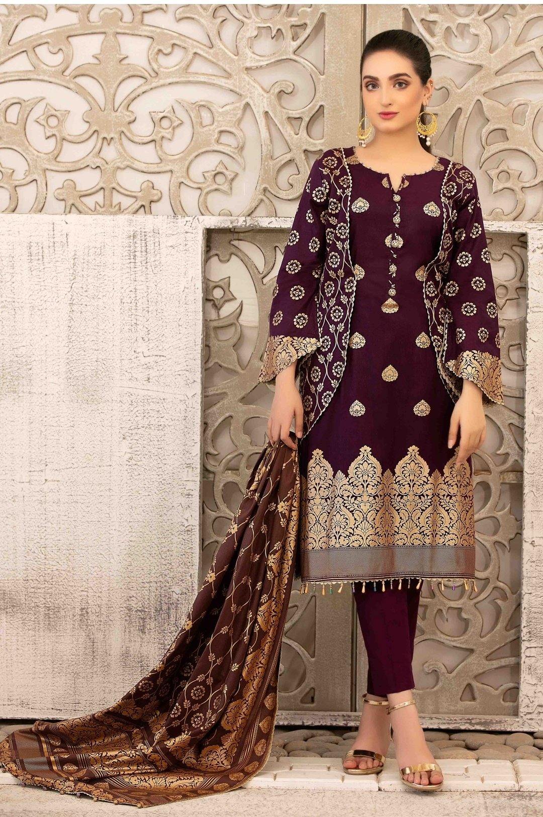 img_amna_sohail_by_tawakkal_lawn_gold_prints_awwal_boutique