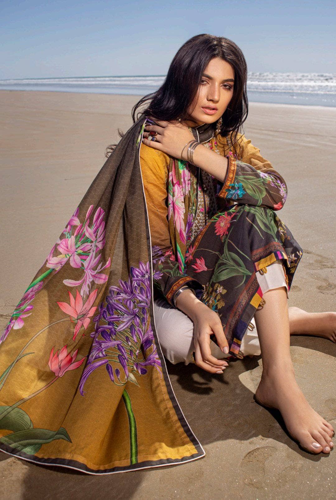 img_ravishing_embroidered_lawn_by_z_s_textiles_awwal_boutique