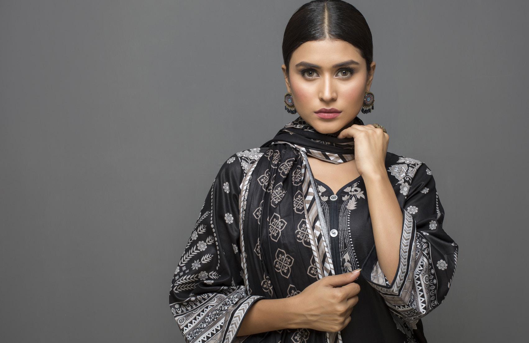 img_kalyan_printed_lawn_pakistani_suits_awwal_boutique