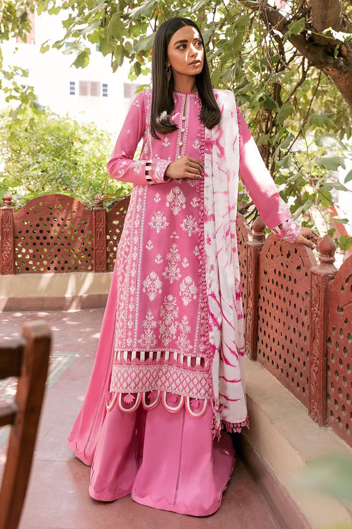 img_zaha_lawn_2021_awwal_boutique