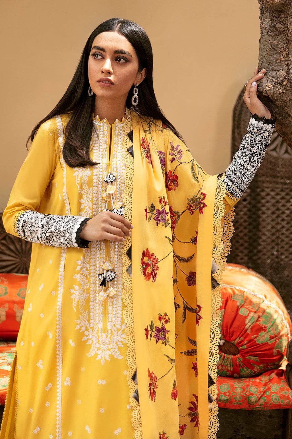 img_zaha_lawn_2021_awwal_boutique