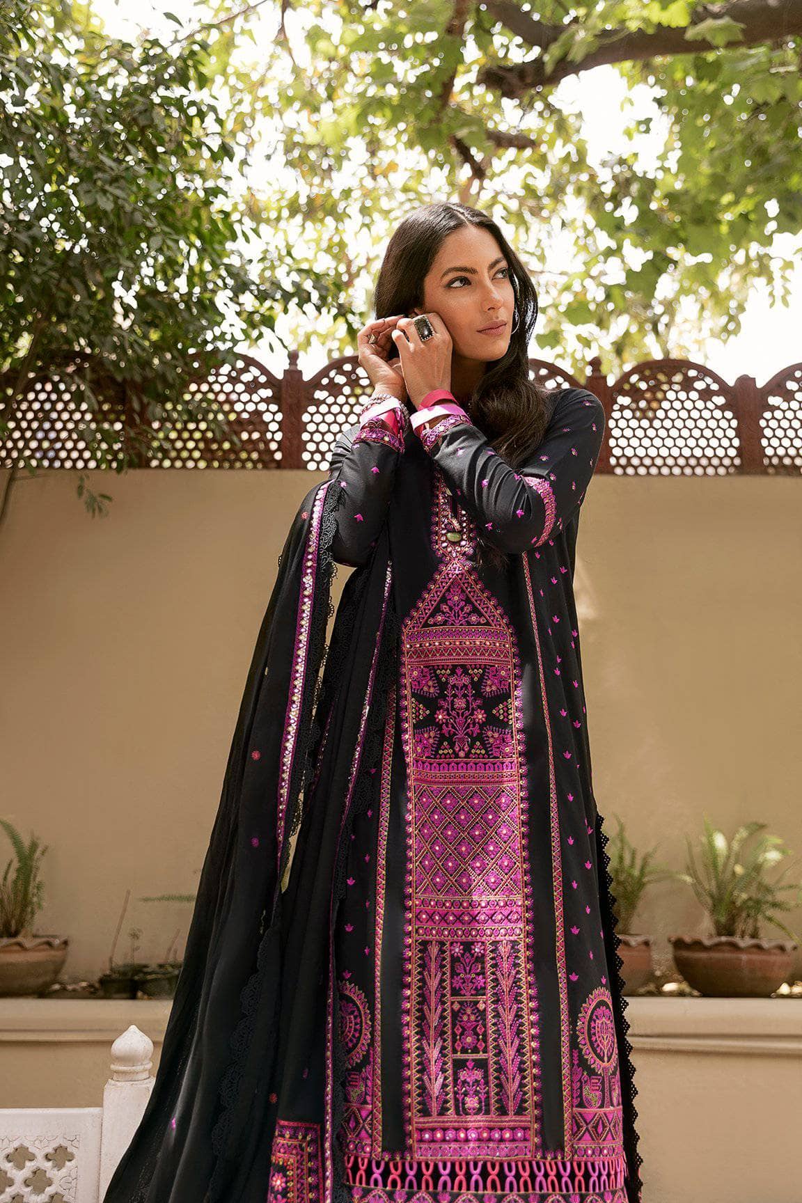 img_zaha_lawn_2021_awwal_boutique