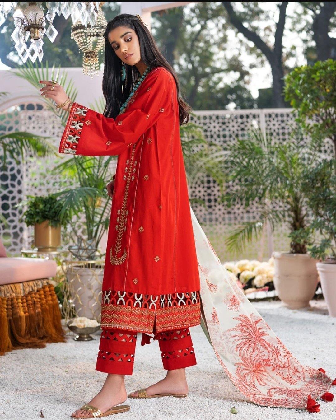 img_zaha_lawn_by_elan_awwal_boutique