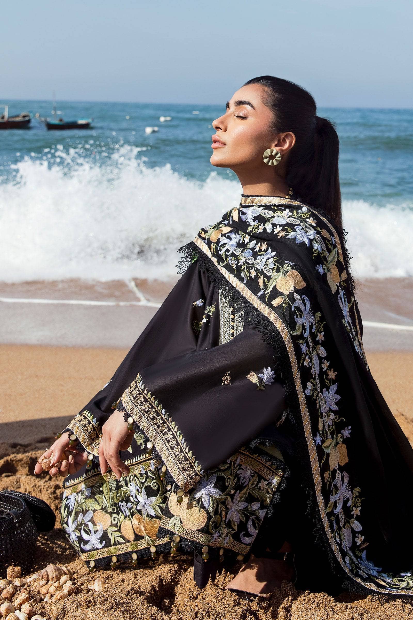 img_zaha_lawn_2023_awwal_boutique