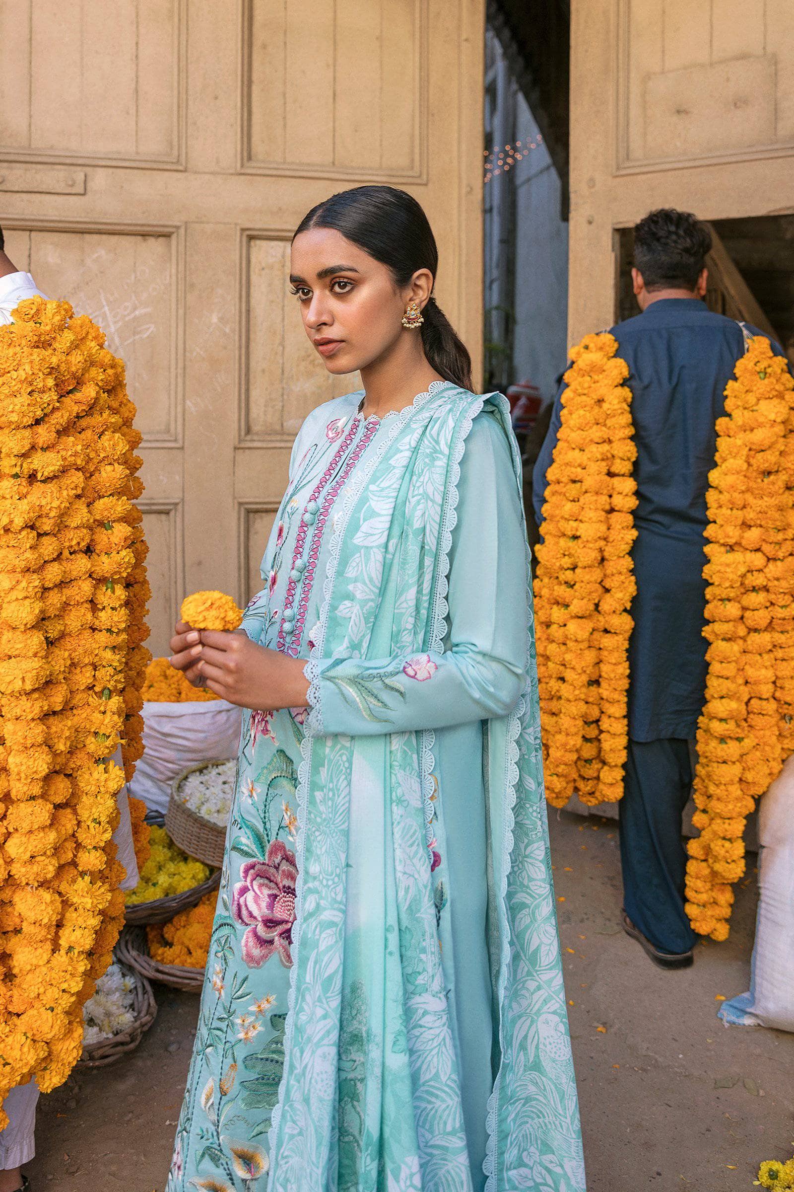 img_zaha_lawn_2021_awwal_boutique