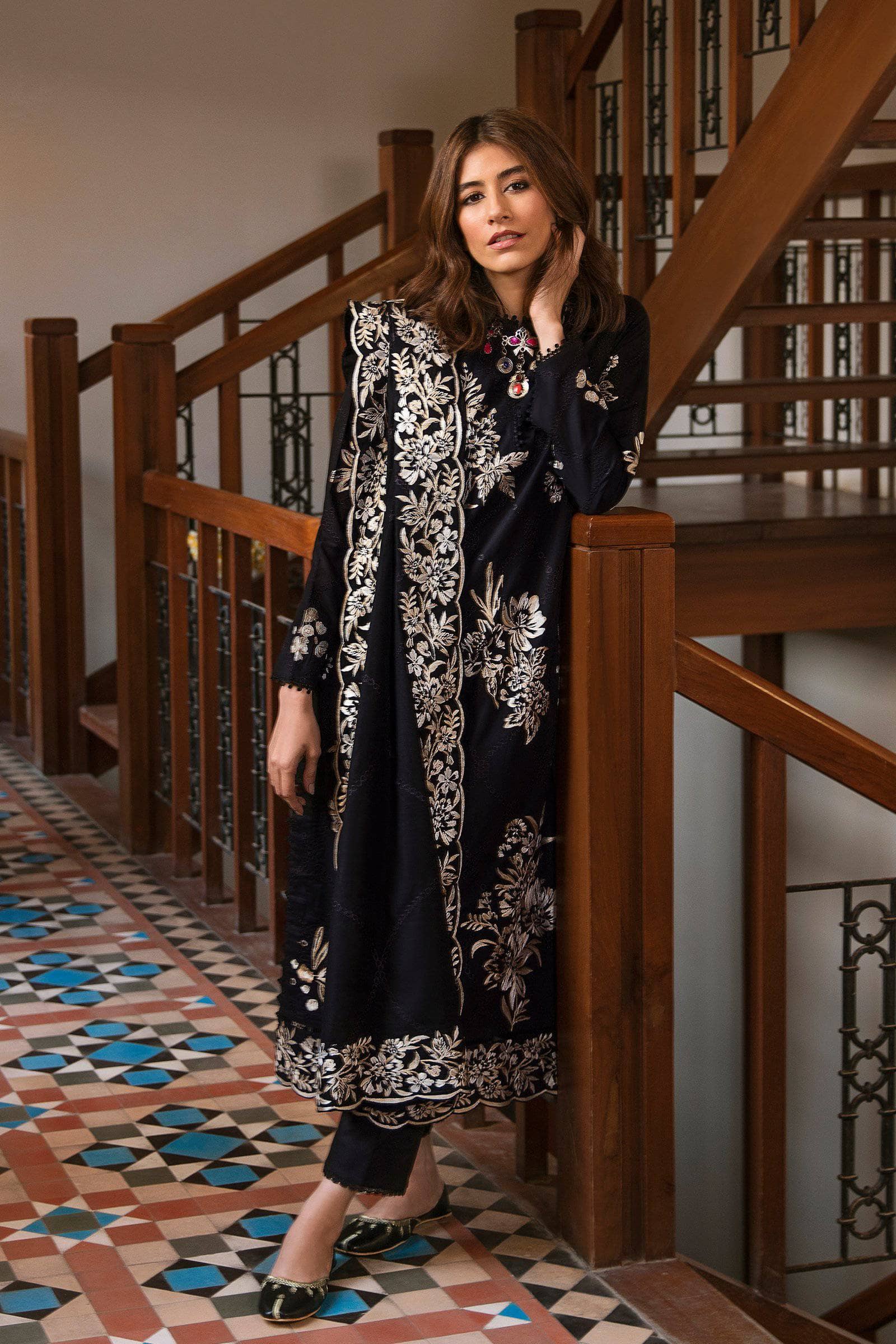 img_zaha_lawn_2021_awwal_boutique