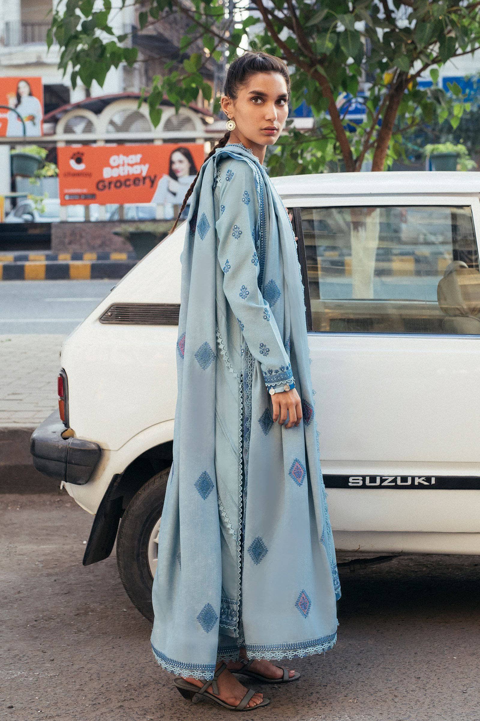 img_zaha_winter_awwal_boutique