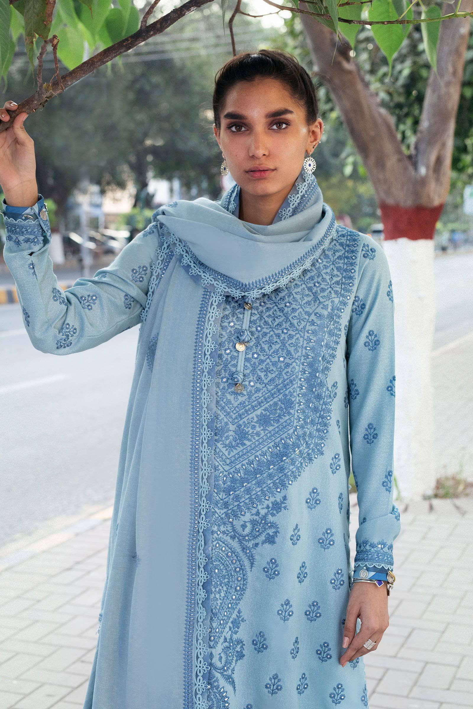 img_zaha_winter_awwal_boutique