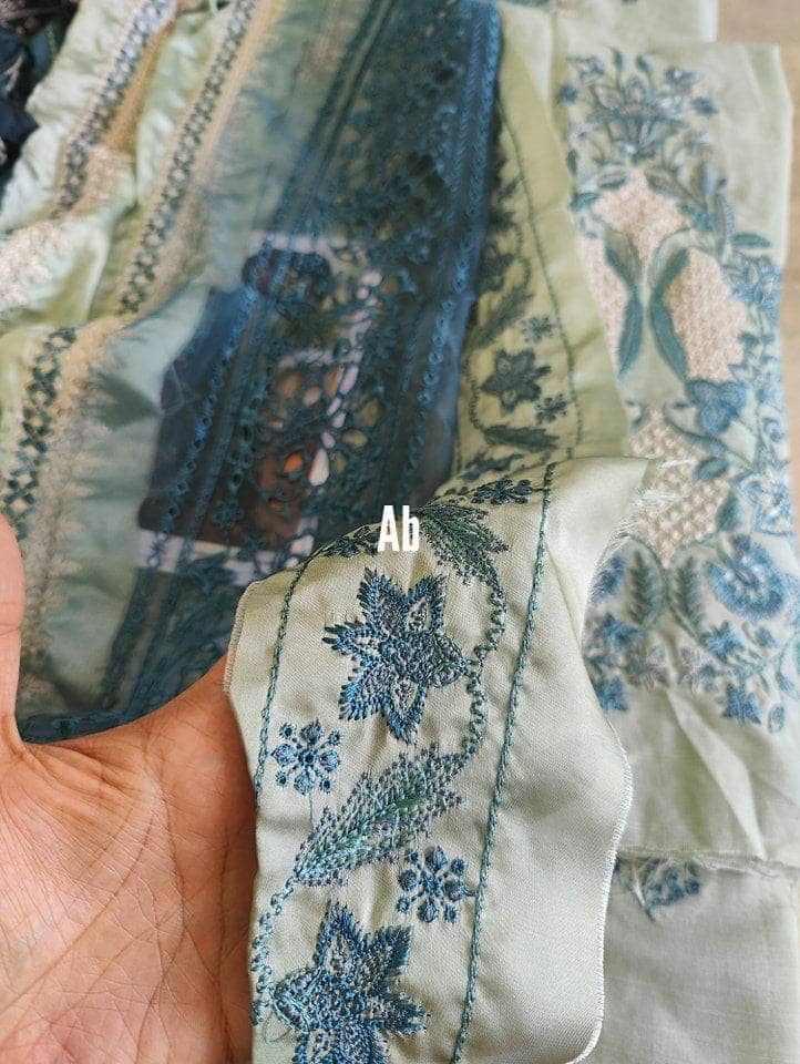 img_open_pic_zaha_winter_22_awwal_boutique