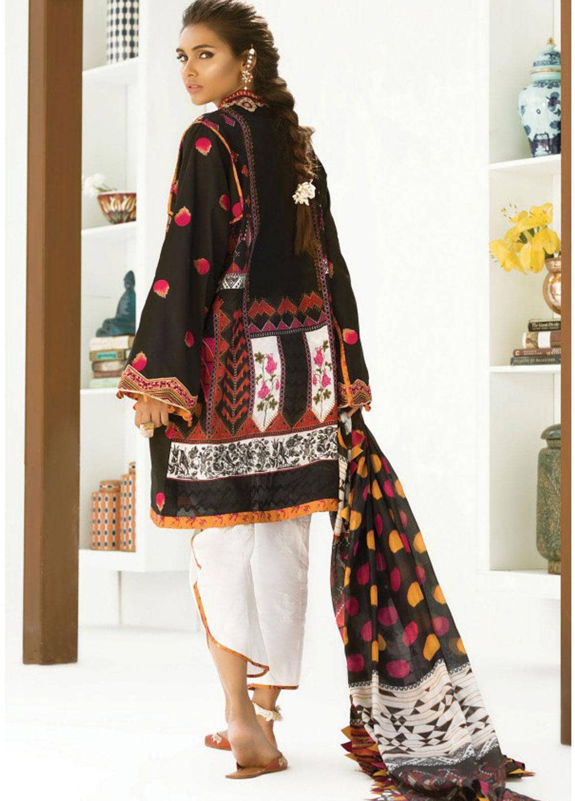 img_zaha_lawn_awwal_boutique