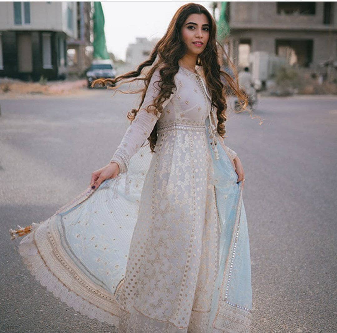 img_qalamkar_luxury_lawn_2021_awwal_boutique