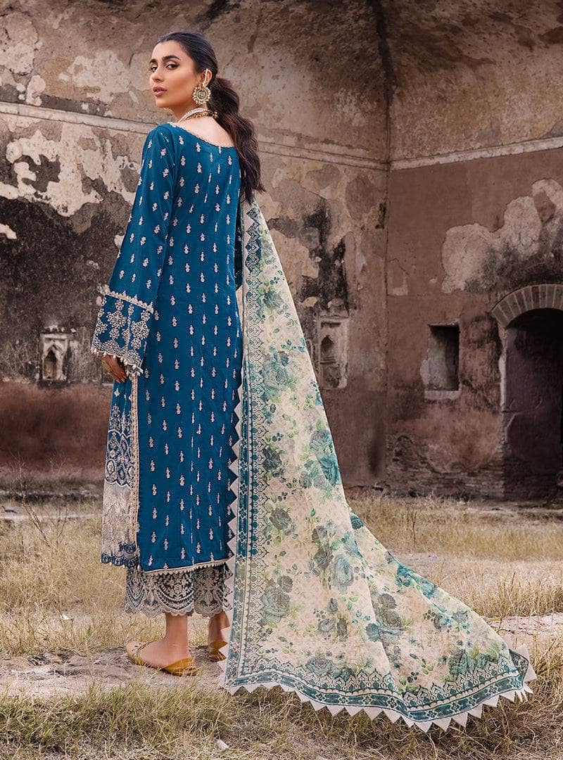 Img_zainab_chottani_awwal_boutique