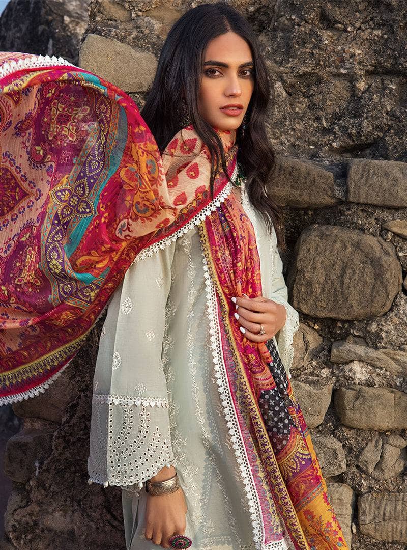 Img_zainab_chottani_awwal_boutique