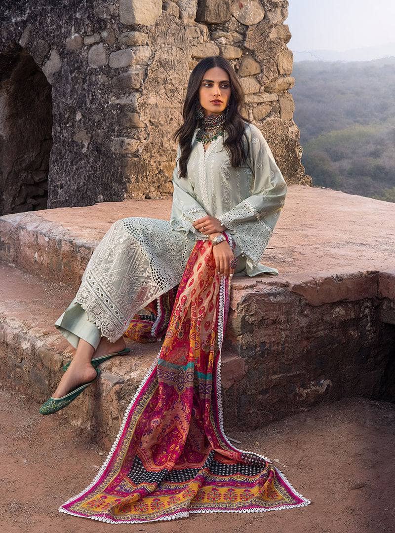 Img_zainab_chottani_awwal_boutique