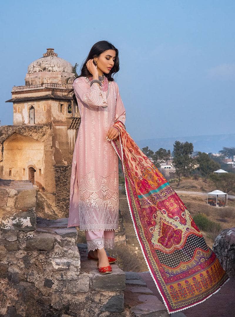 Img_zainab_chottani_awwal_boutique