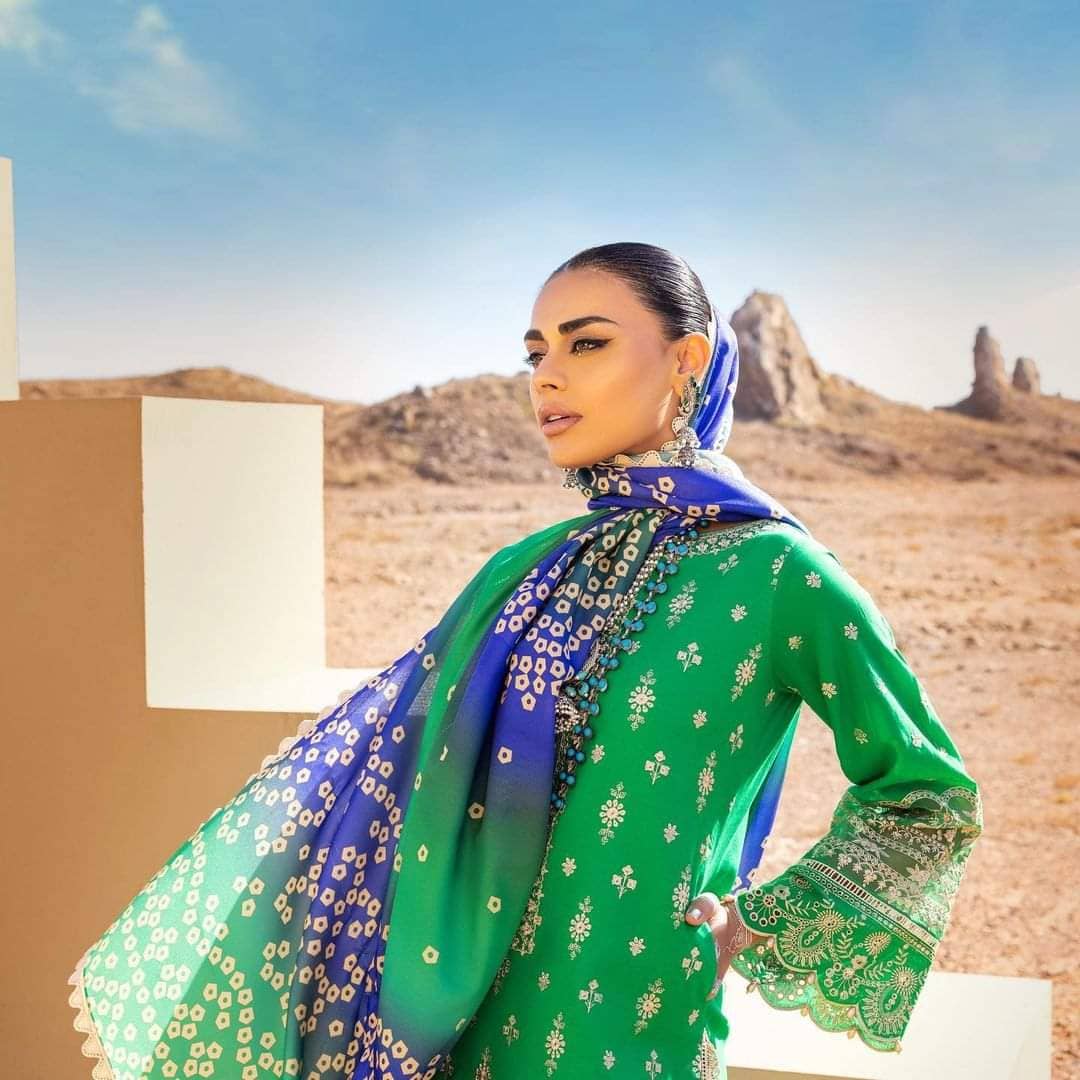 img_zainab_chottani_lawn_23_awwal_boutique