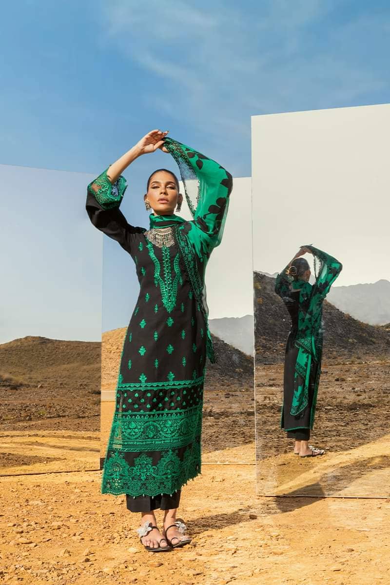 img_zainab_chottani_chikankari_lawn_23_awwal_boutique