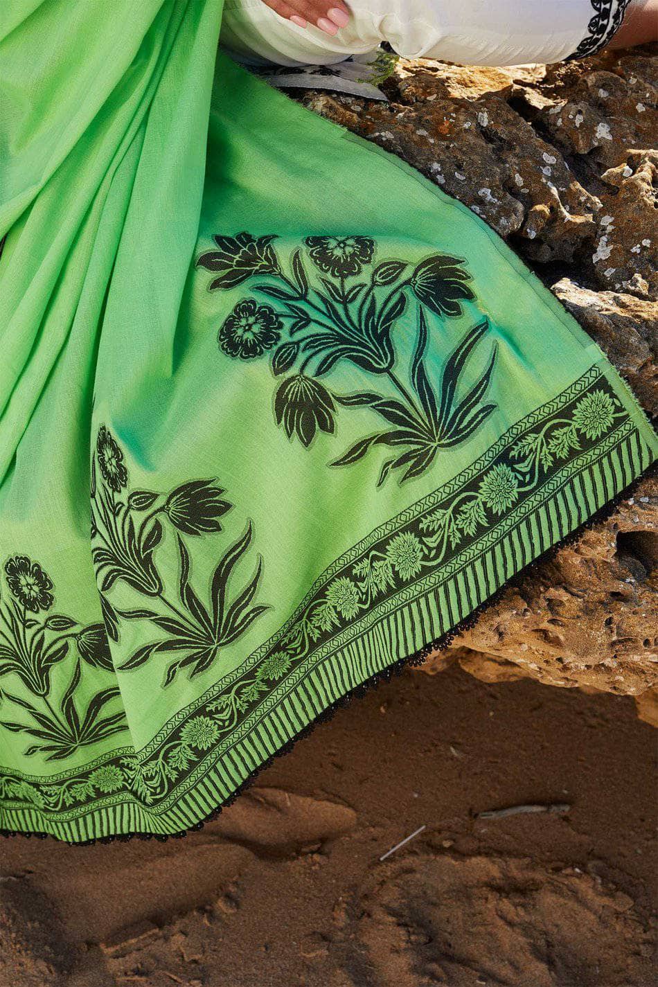 img_coco_lawn_by_zara_shahjahan_2021_awwal_boutique_10B